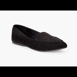 Women’s size 12 black slip on loafers 👞